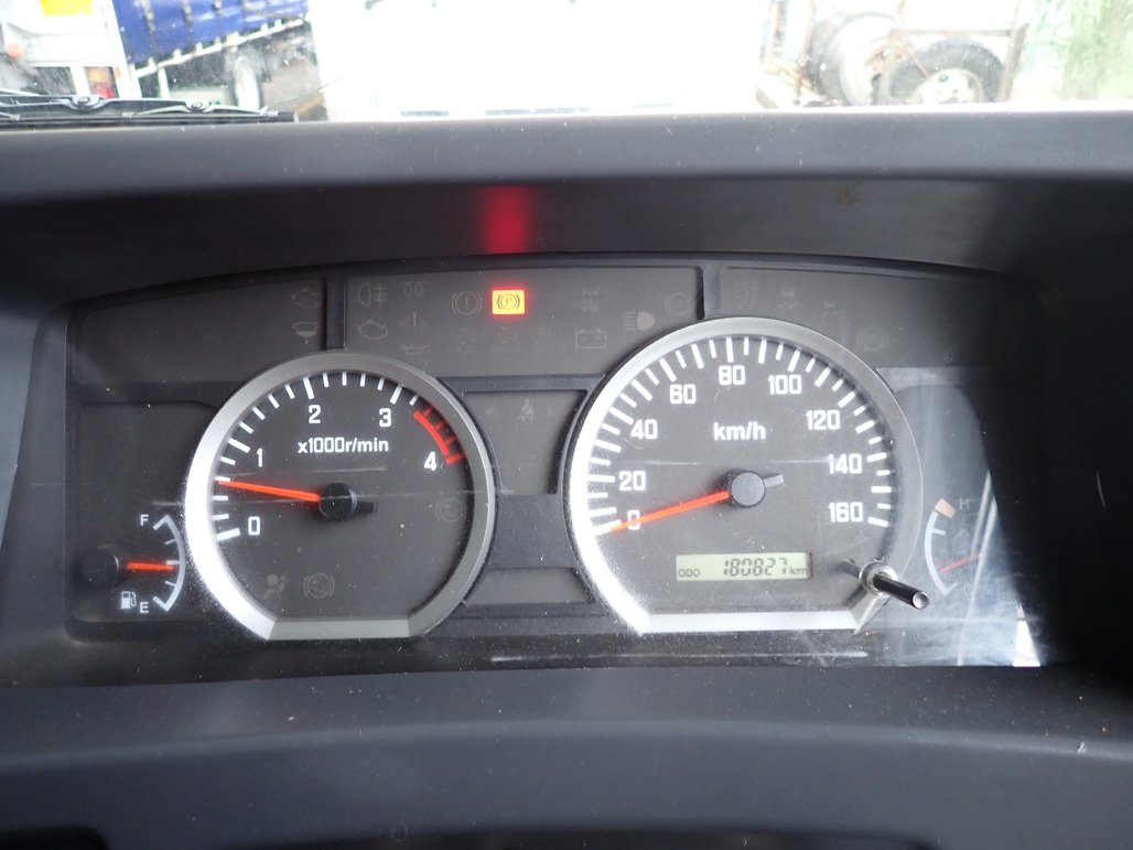 2017 Isuzu Npr 75-190 image 18