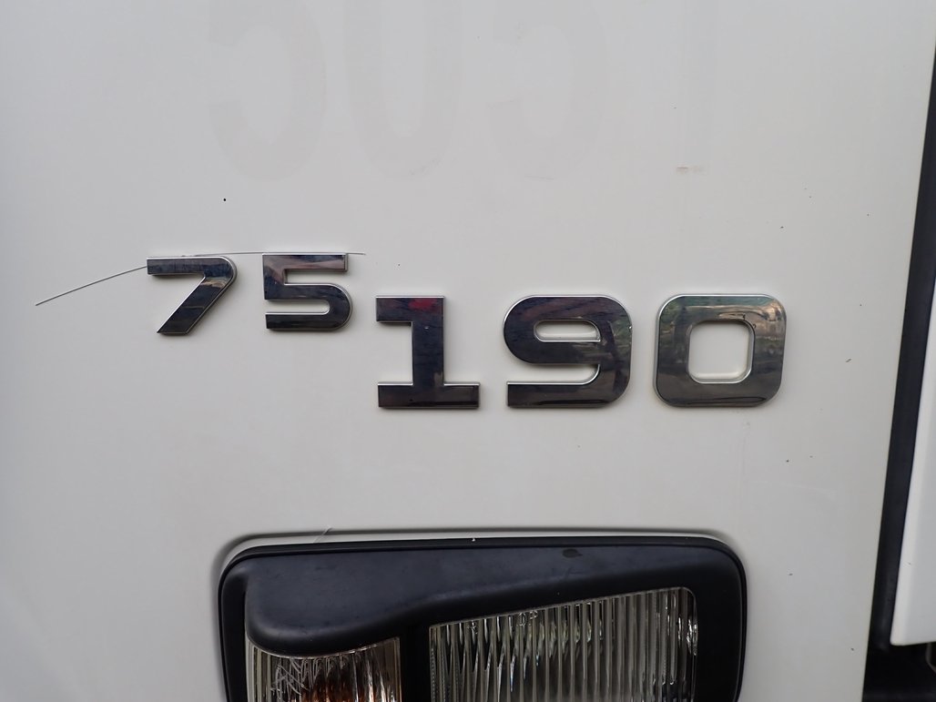 2017 Isuzu Npr 75-190 image 21