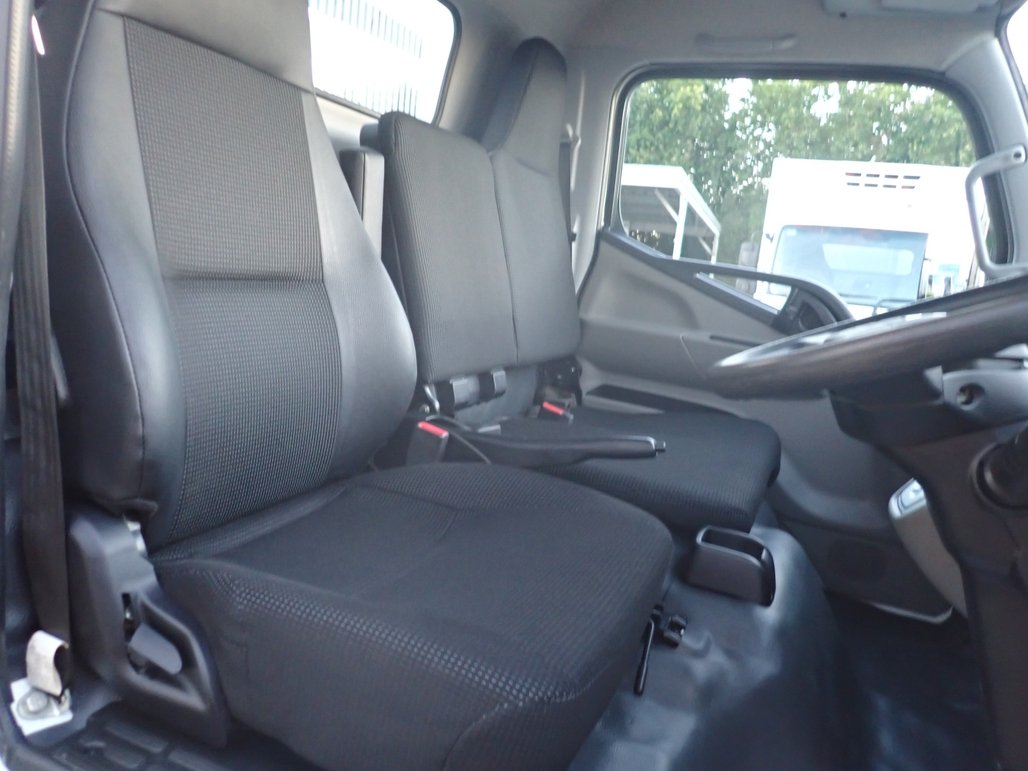 2023 Mitsubishi Canter 615 image 14