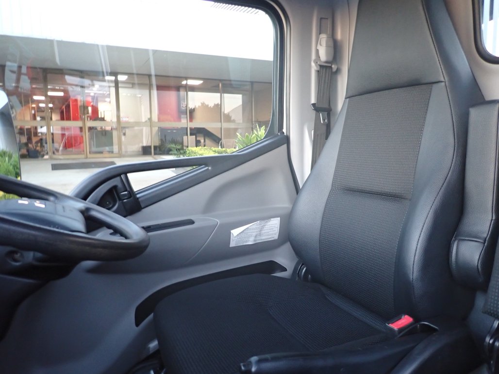 2023 Mitsubishi Canter 615 image 16