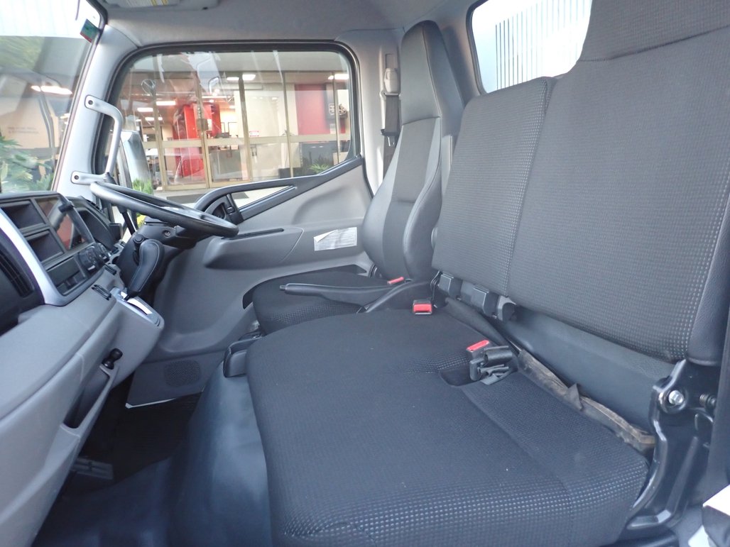 2023 Mitsubishi Canter 615 image 17