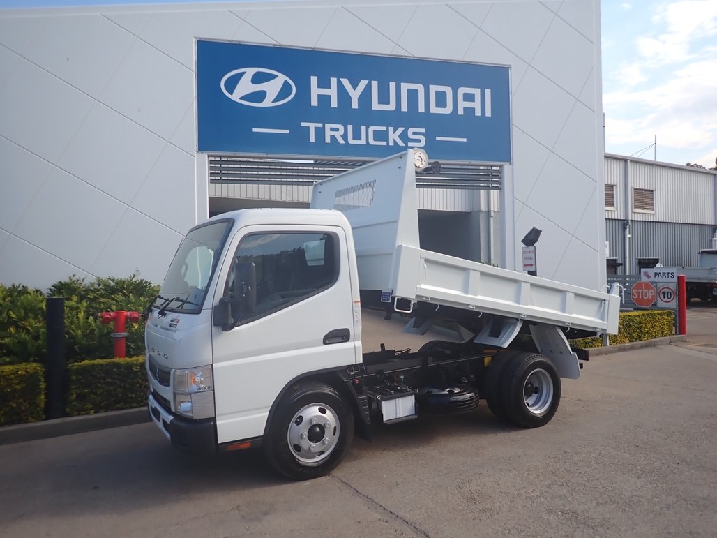 2023 Mitsubishi Canter 615