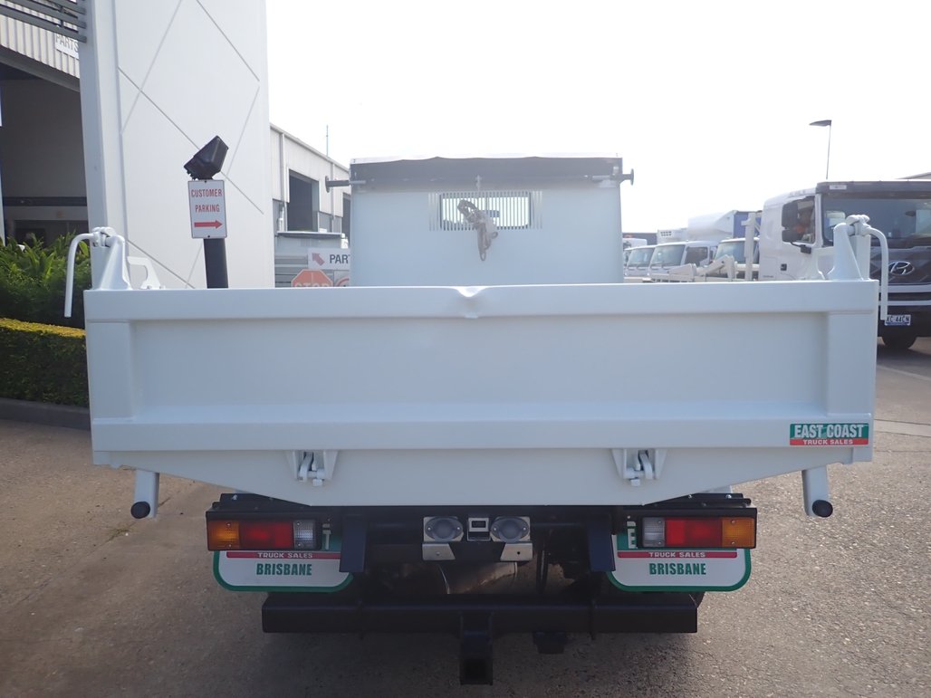 2023 Mitsubishi Canter 615 image 9