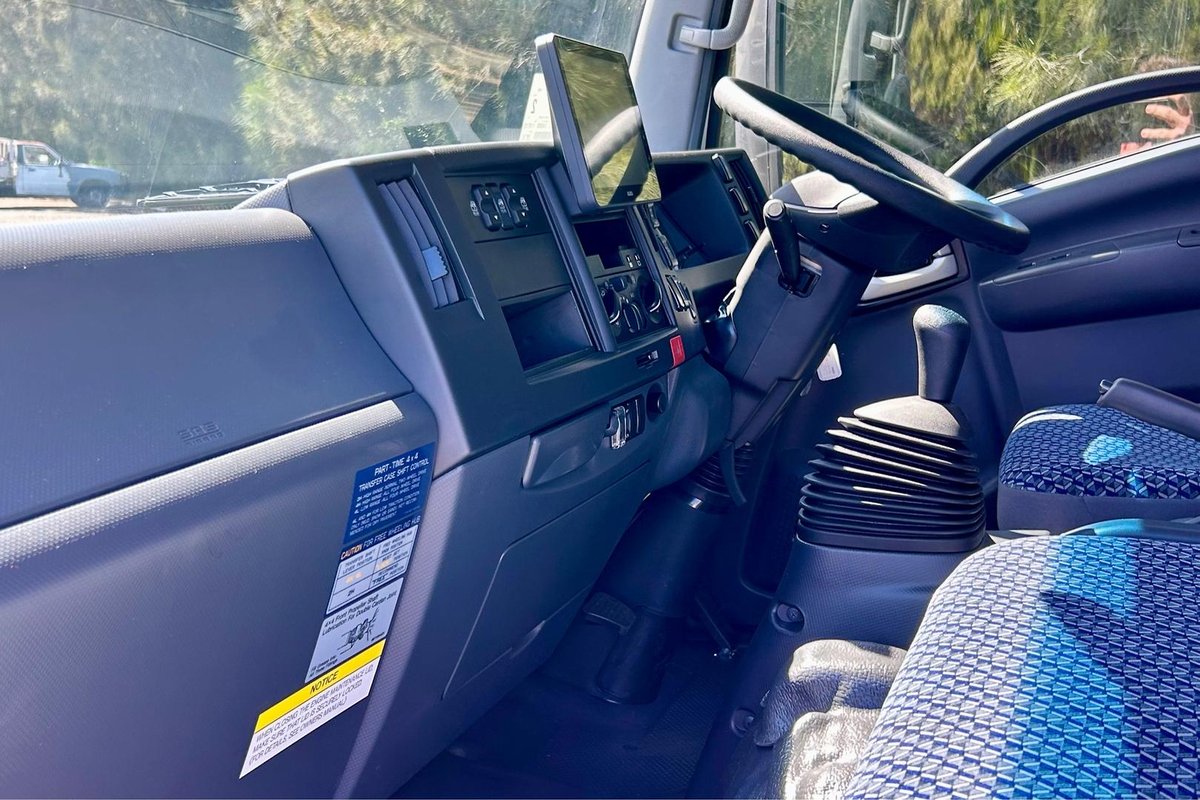 2025 Isuzu N Series Nps 45/75-155 image 19