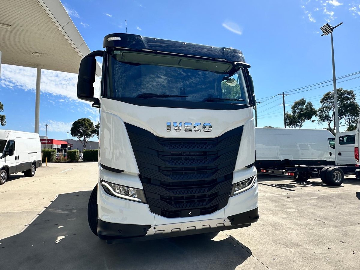2025 Iveco S-Way AS230 image 10