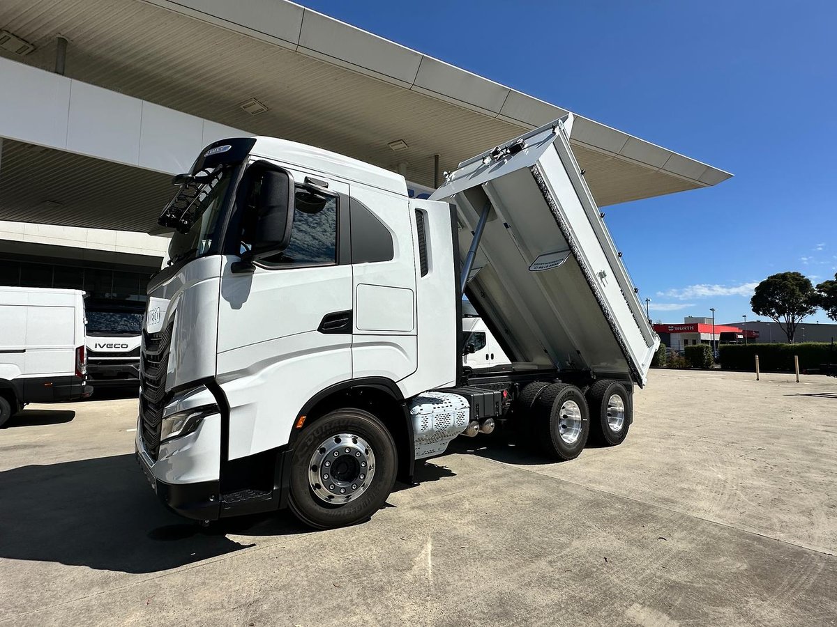 2025 Iveco S-Way AS230 image 14
