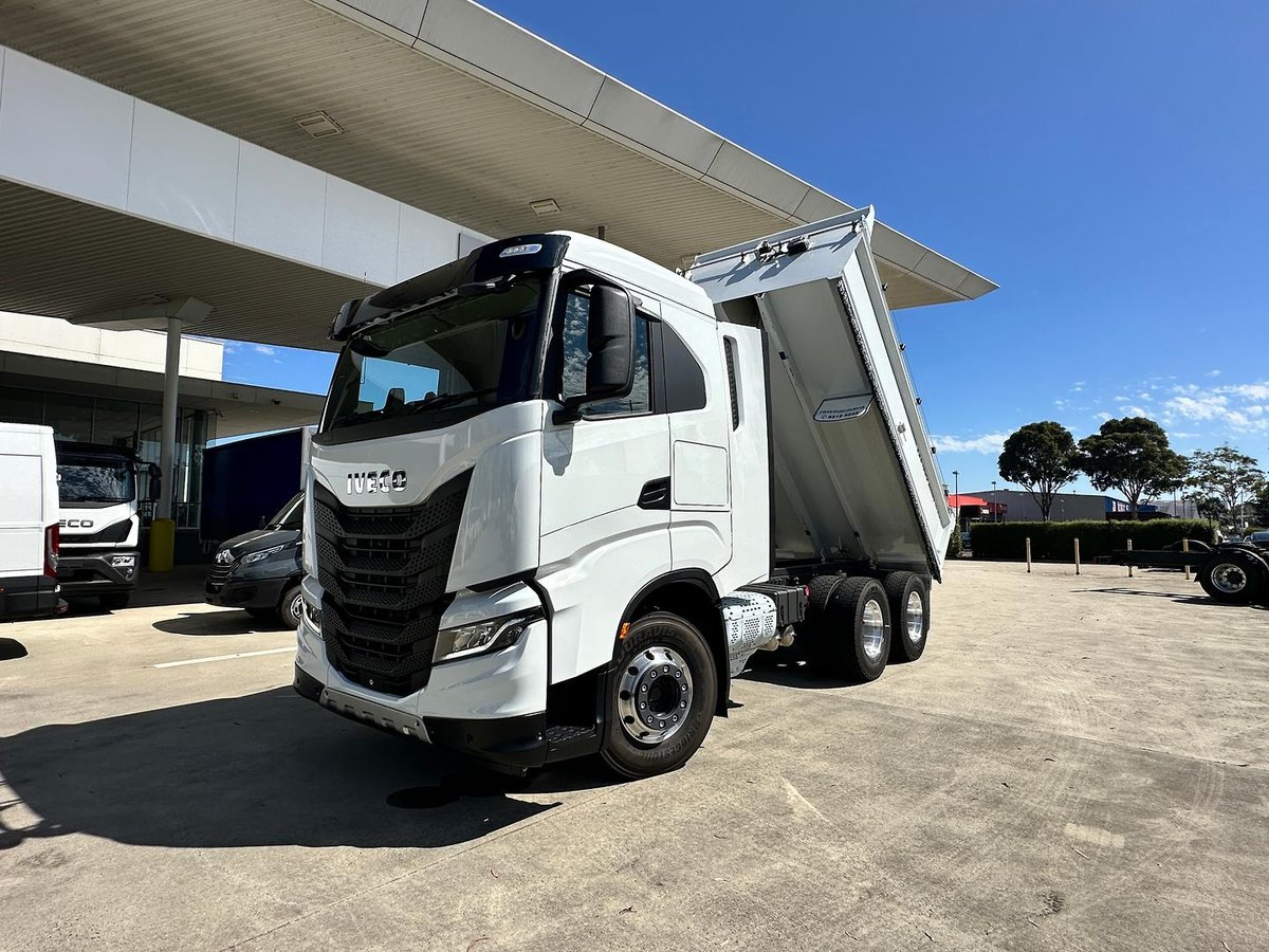 2025 Iveco S-Way AS230 image 15