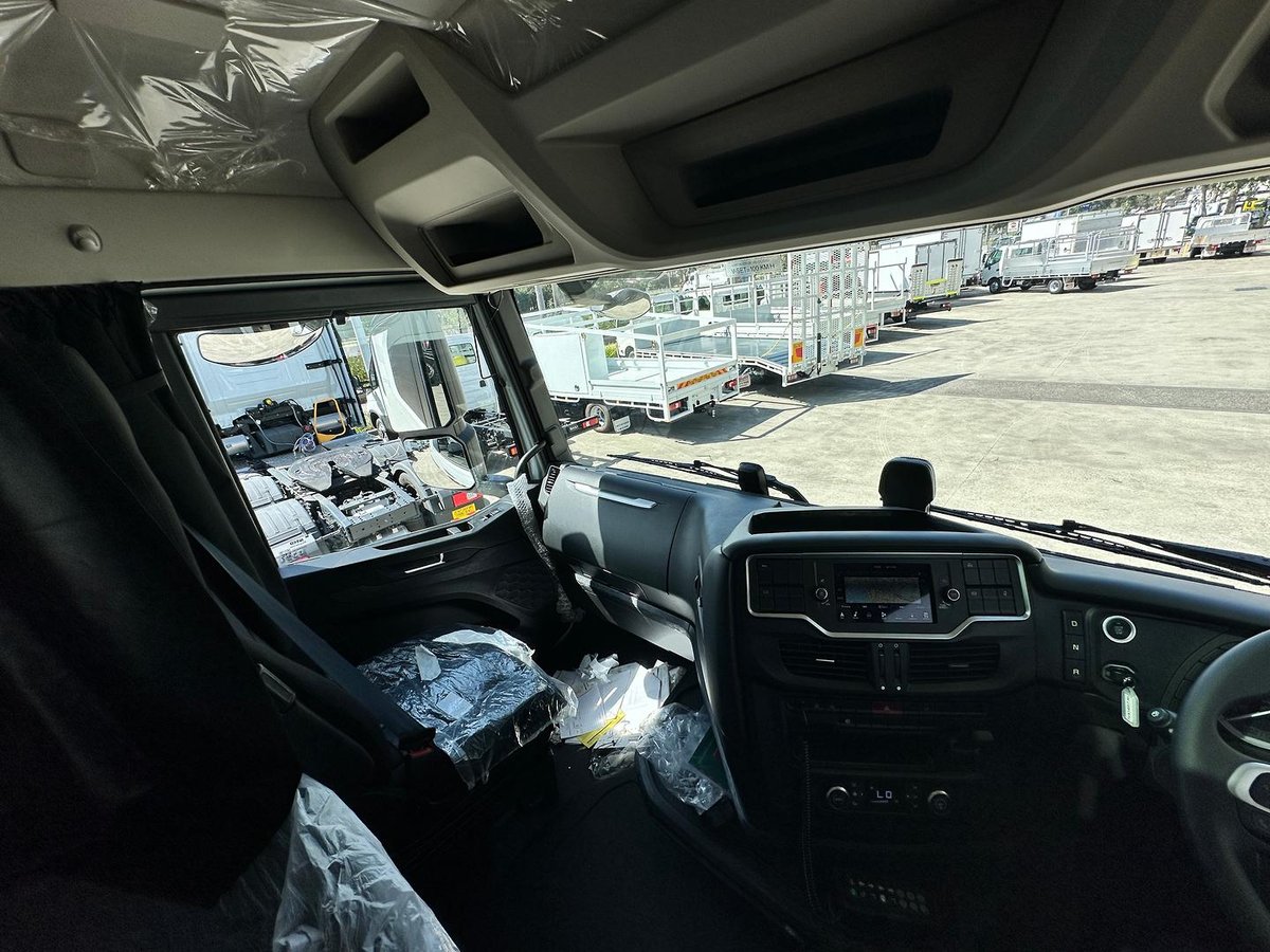 2025 Iveco S-Way AS230 image 24
