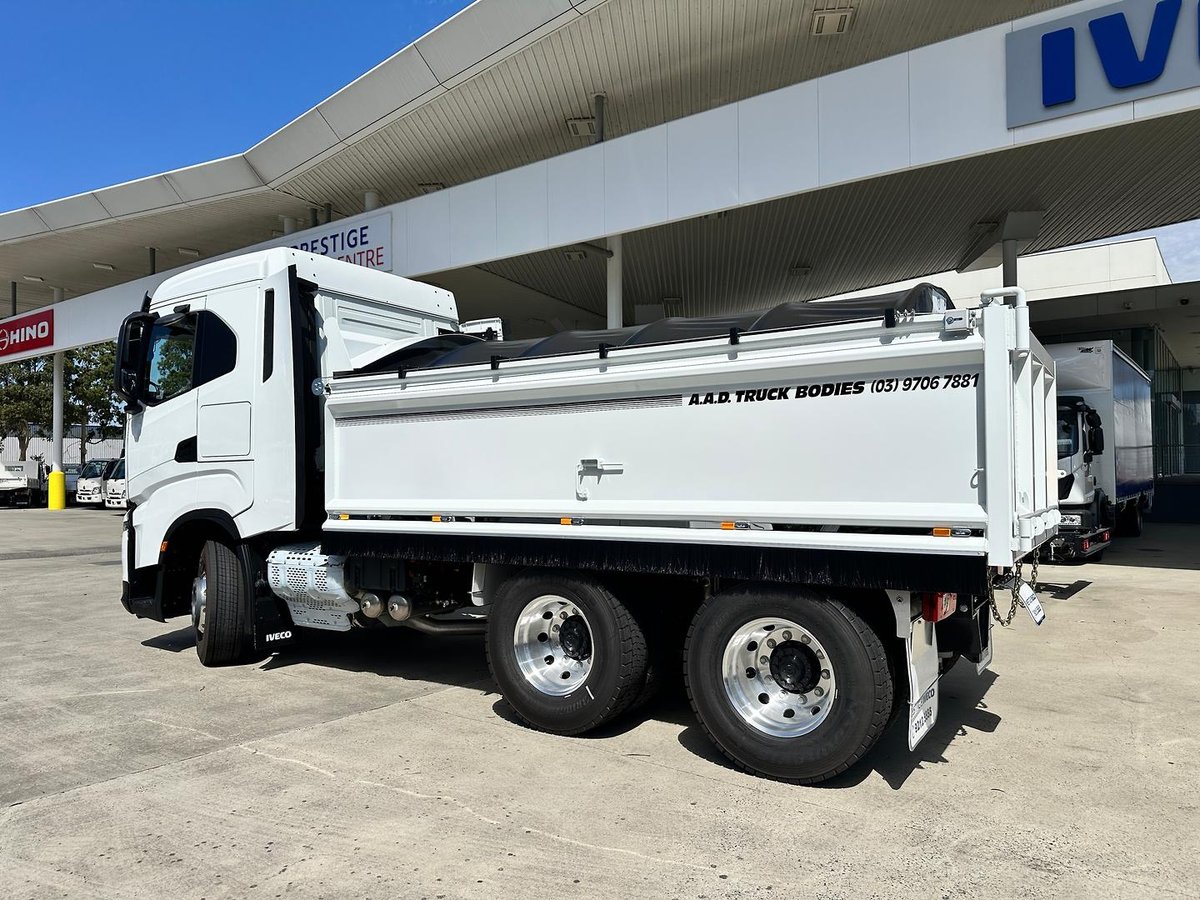 2025 Iveco S-Way AS230 image 4