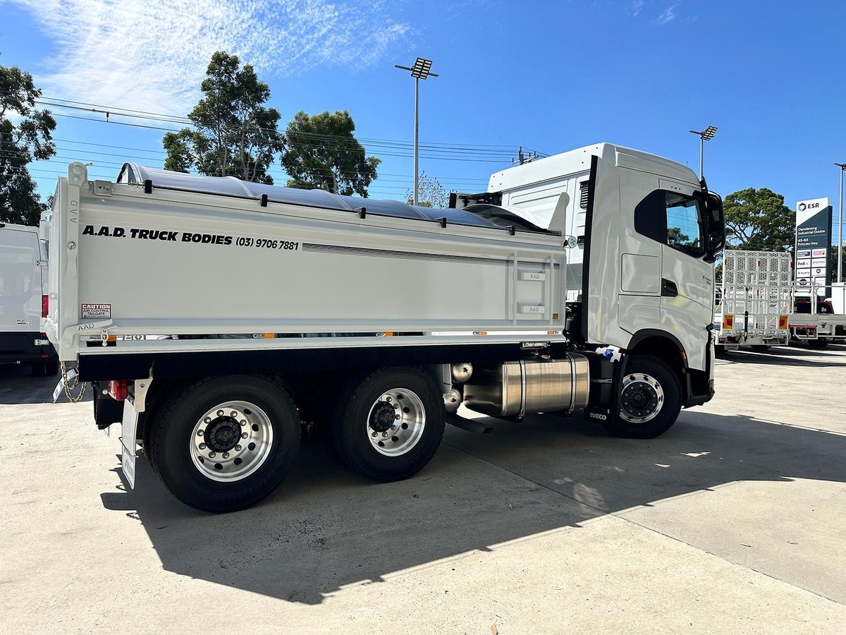 2025 Iveco S-Way AS230 image 5