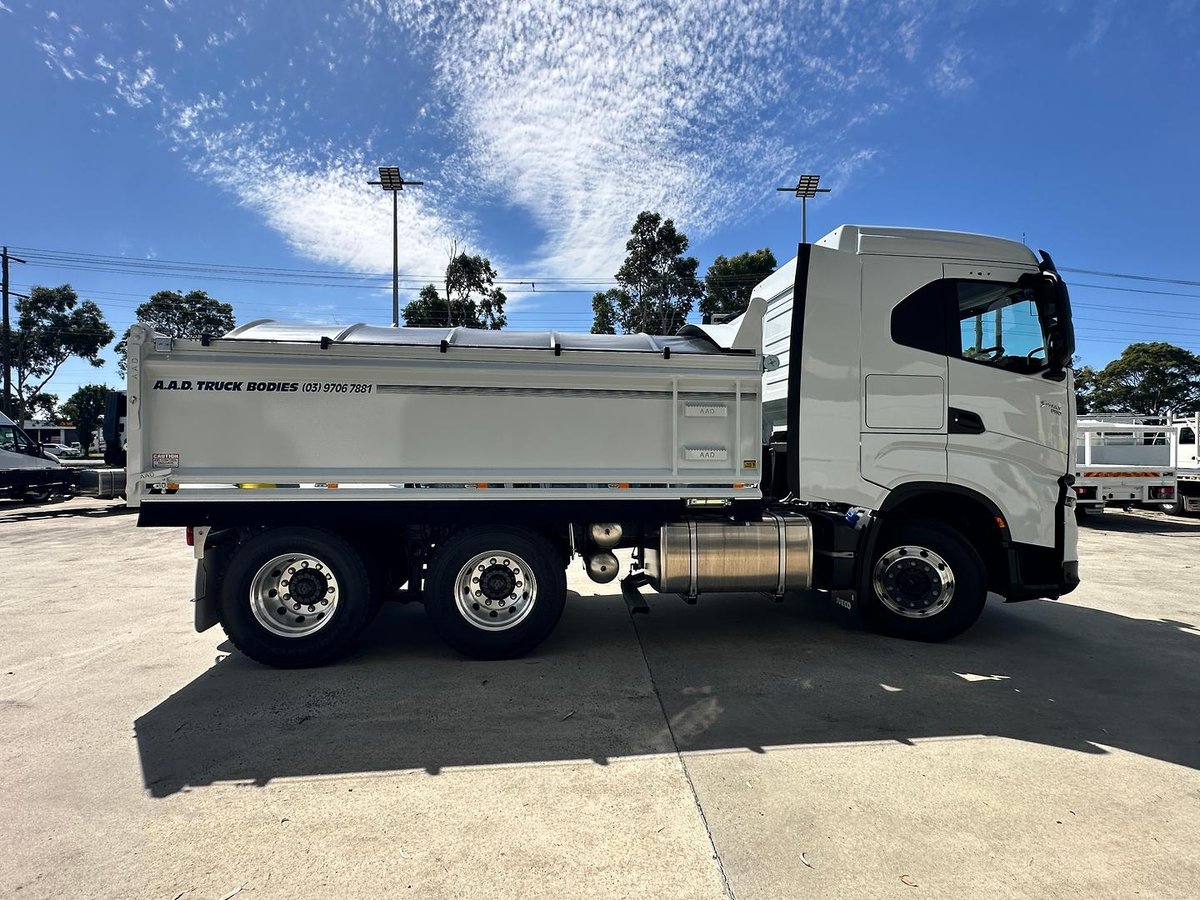2025 Iveco S-Way AS230 image 6