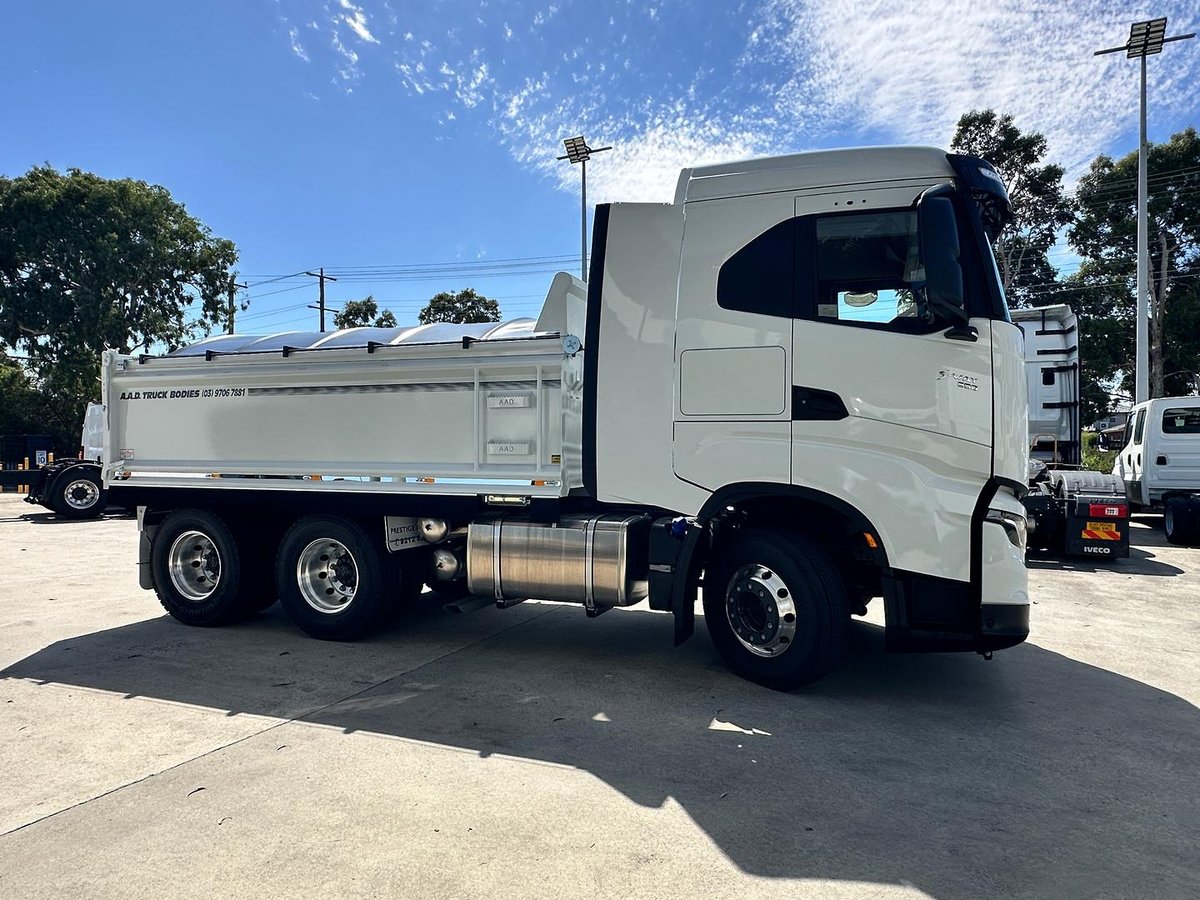 2025 Iveco S-Way AS230 image 7