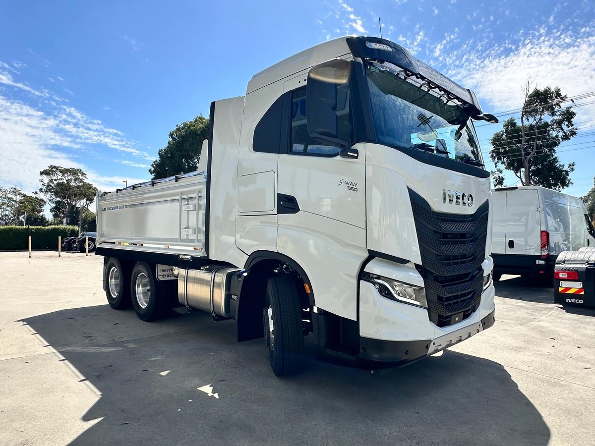 2025 Iveco S-Way AS230 image 8