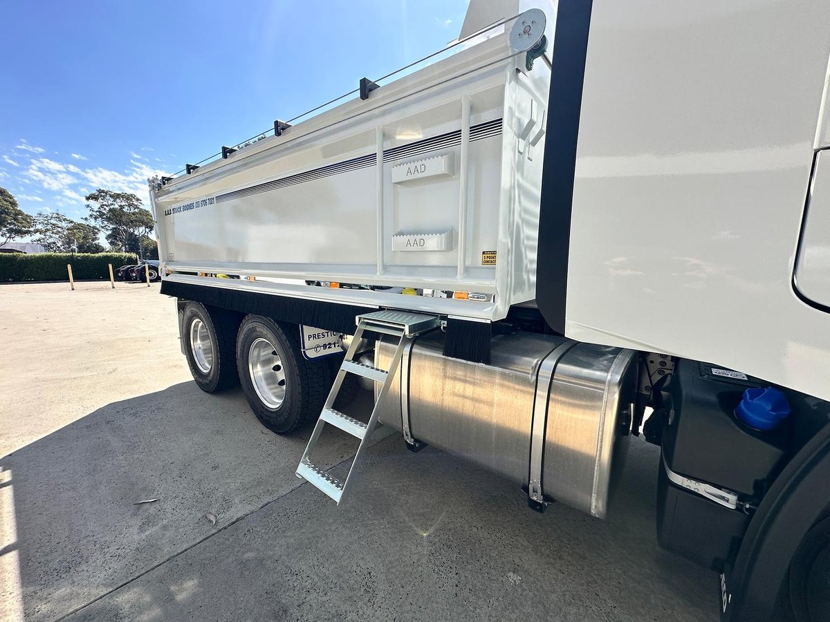 2025 Iveco S-Way AS230 image 9