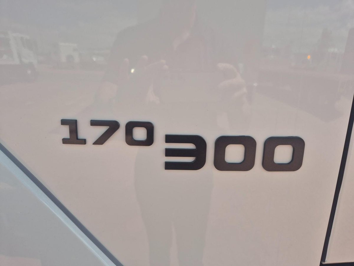 2025 Isuzu Fvr170-300 Auto Lwb (My25) 12 Pallet Tautliner And Lift image 7