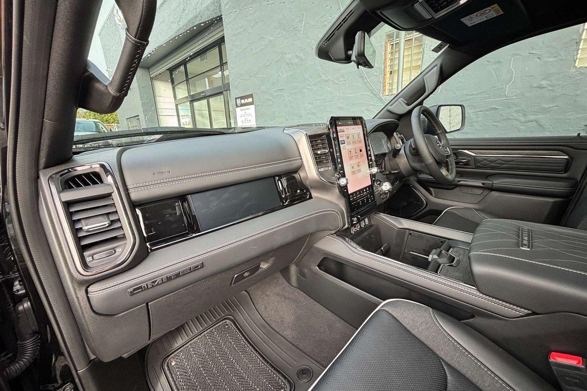 2026 RAM 1500 Limited Hurricane HO RamBox DT MY26 4X4 Dual Range image 23