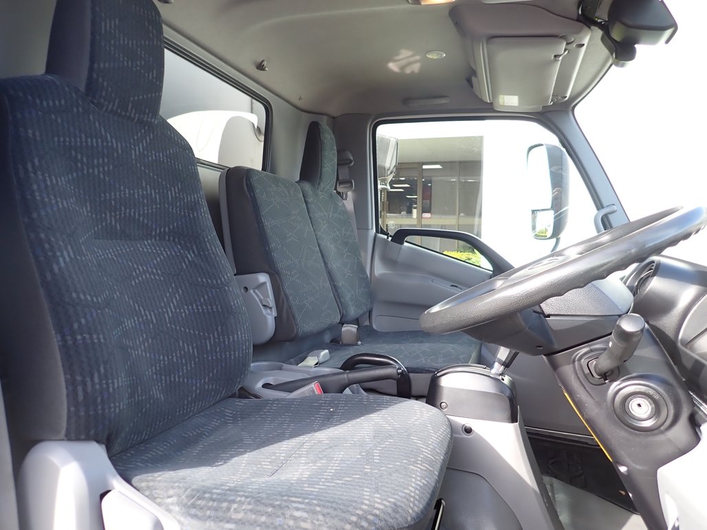 2021 Hino Dutro 300 image 23