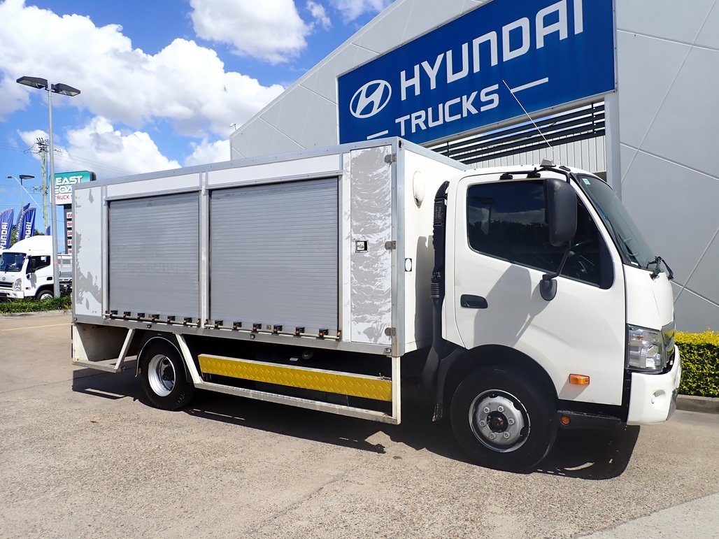 2021 Hino Dutro 300 image 7