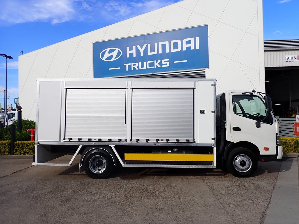 2021 Hino Dutro 300 image 7