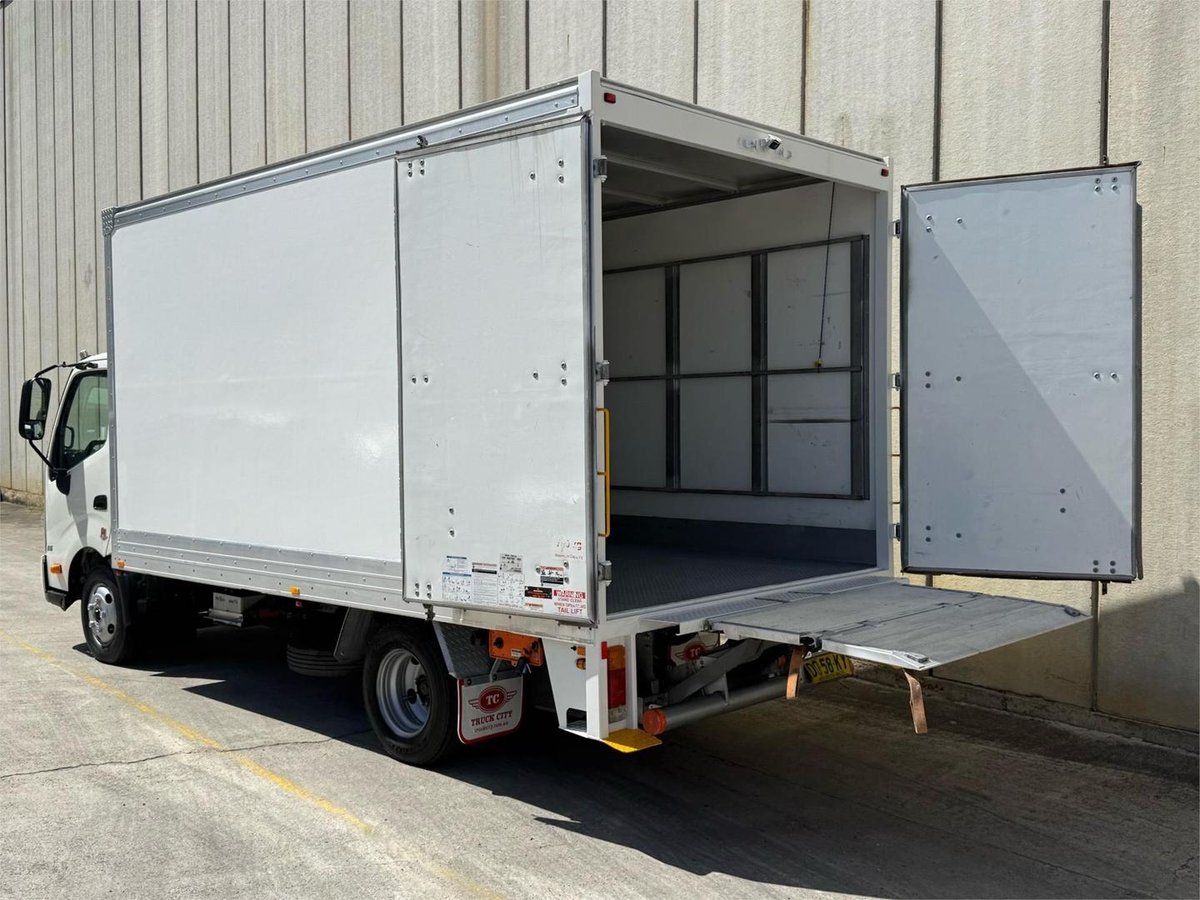 2022 Hino 300 Series 616 image 5