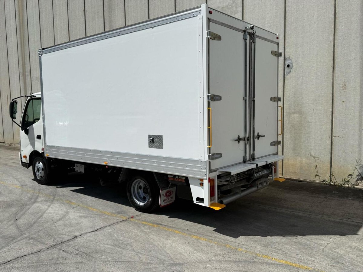 2022 Hino 300 Series 616 image 3