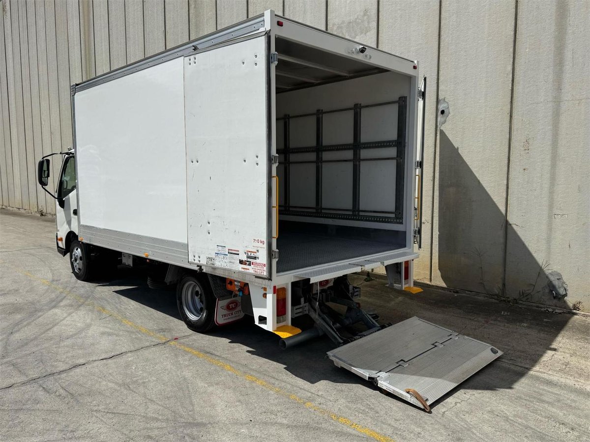 2022 Hino 300 Series 616 image 4