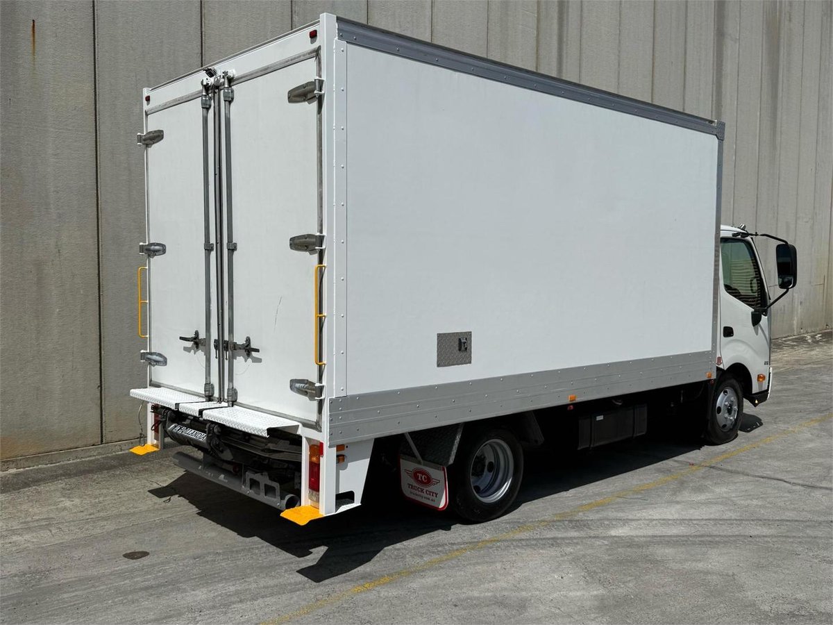 2022 Hino 300 Series 616 image 7