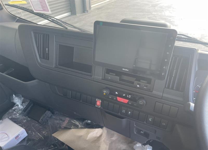 2025 Isuzu Npr 70/45-190 Am D42 image 17