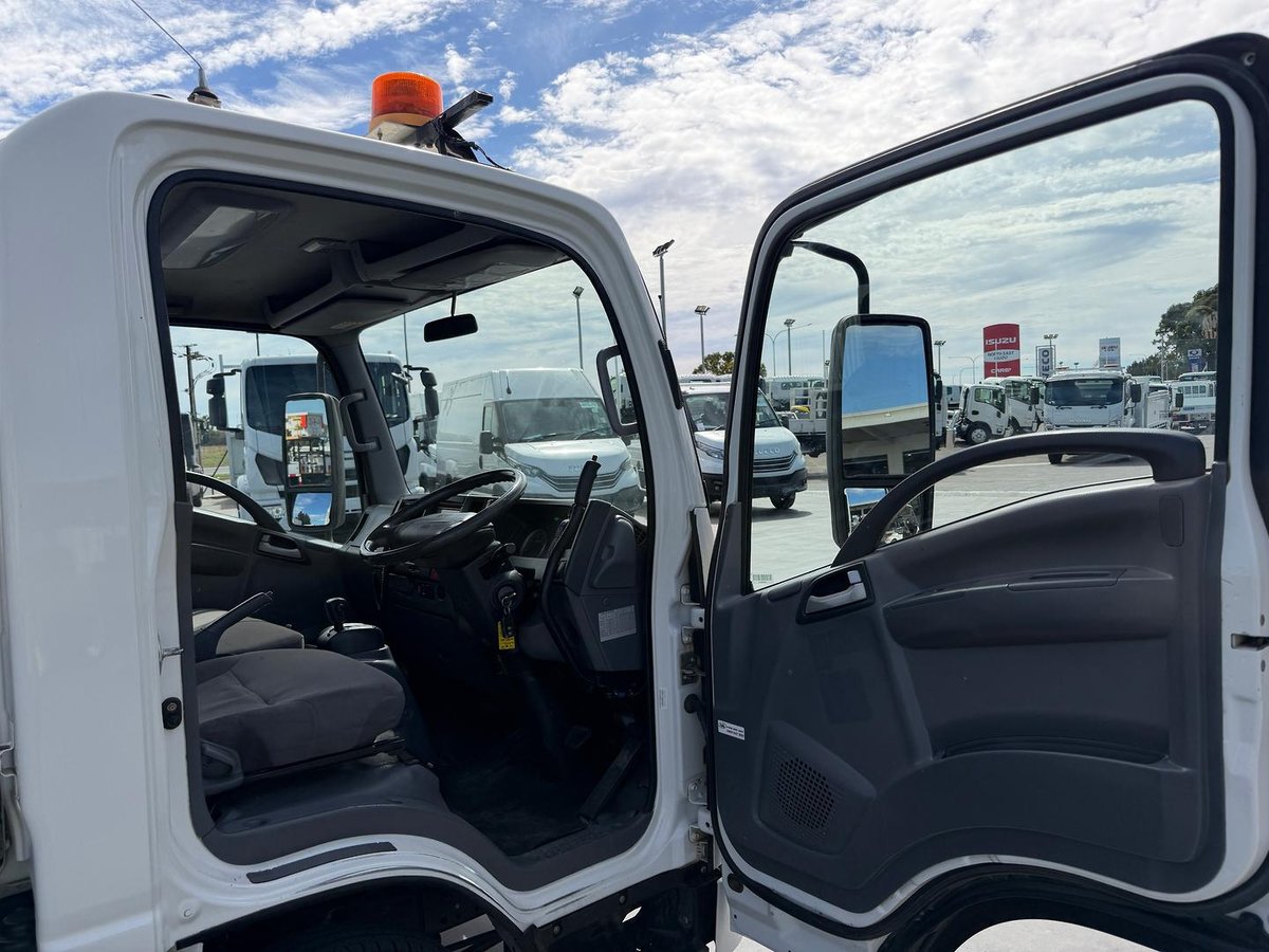 2015 Isuzu N Series NLR 200 image 16
