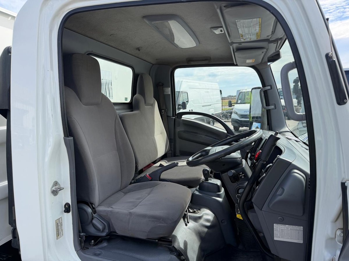 2015 Isuzu N Series NLR 200 image 17