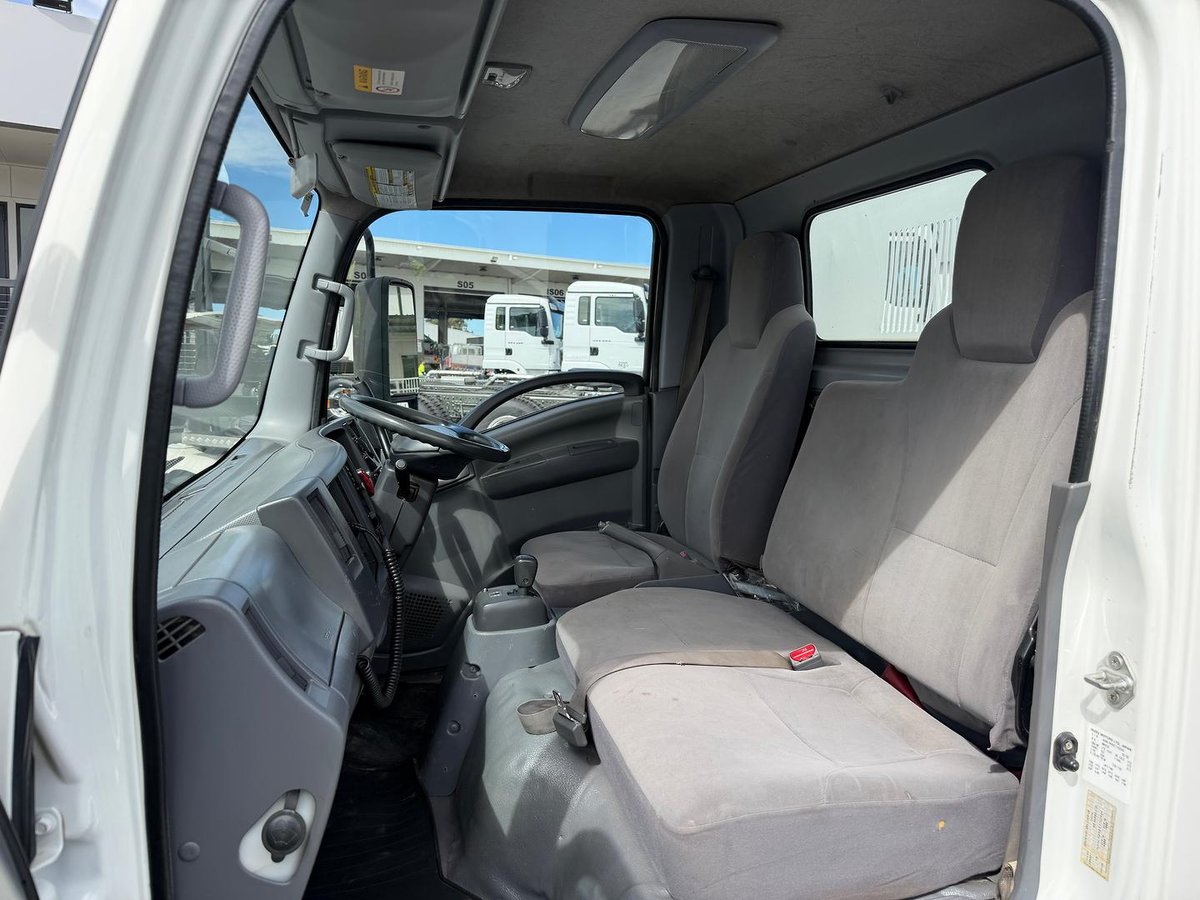 2015 Isuzu N Series NLR 200 image 22