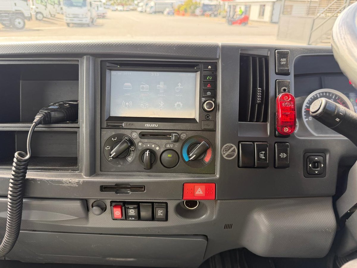 2015 Isuzu N Series NLR 200 image 20