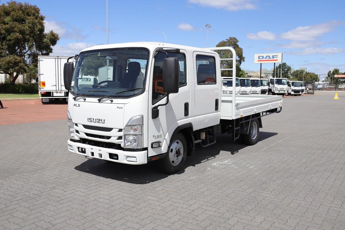 2025 Isuzu Nls 45-150 Awd Crew Cab image 3