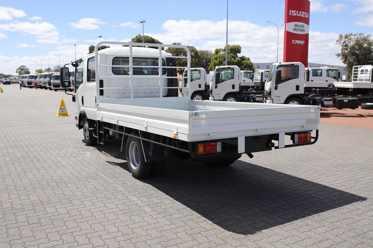 2025 Isuzu Nls 45-150 Awd Crew Cab image 5