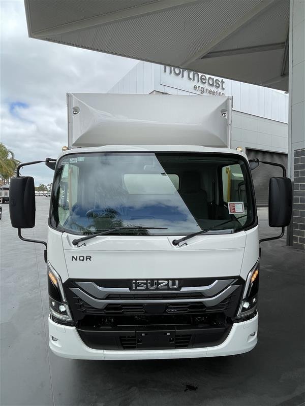 2025 Isuzu Nqr 88-190 Am D42 image 2