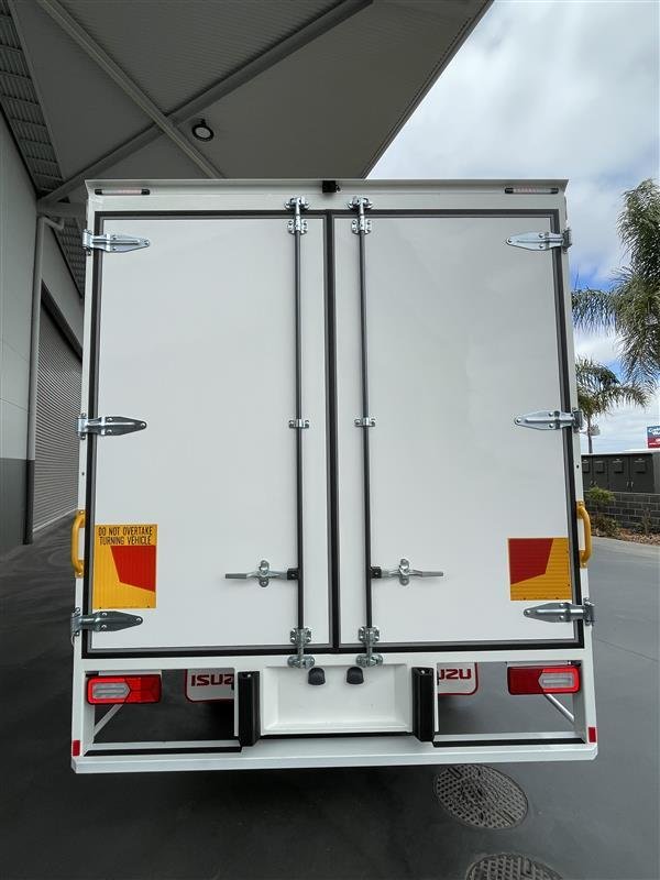 2025 Isuzu Nqr 88-190 Am D42 image 6
