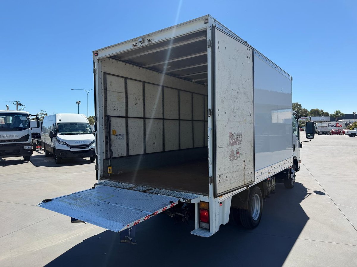 2019 Isuzu N Series NPR 45/55-155 image 10