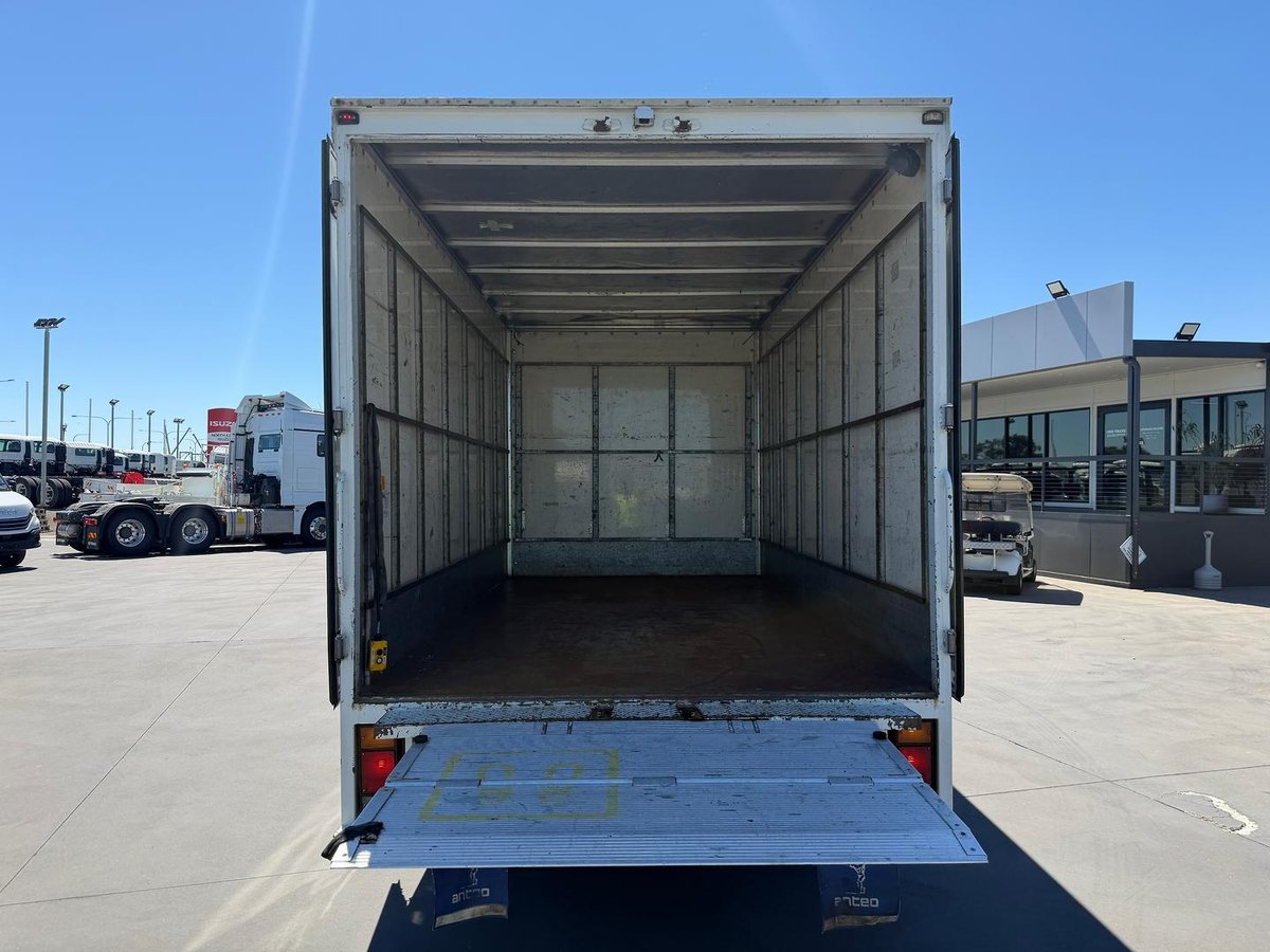 2019 Isuzu N Series NPR 45/55-155 image 11