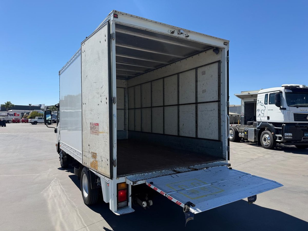 2019 Isuzu N Series NPR 45/55-155 image 12