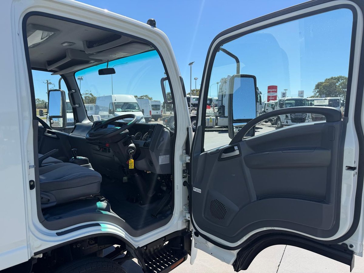 2019 Isuzu N Series NPR 45/55-155 image 13