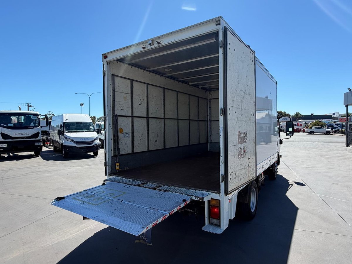 2019 Isuzu N Series NPR 45/55-155 image 9