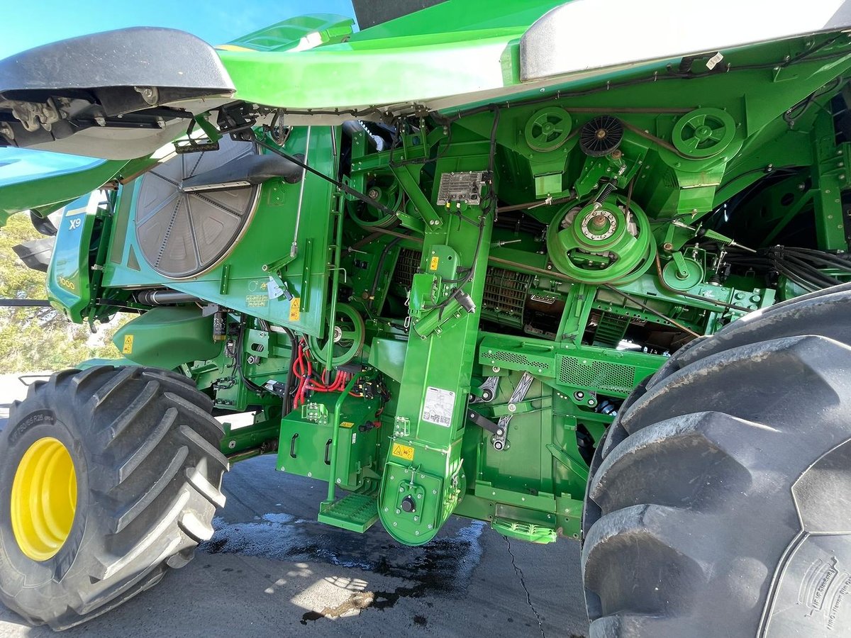 2022 John Deere X9 1000 image 10