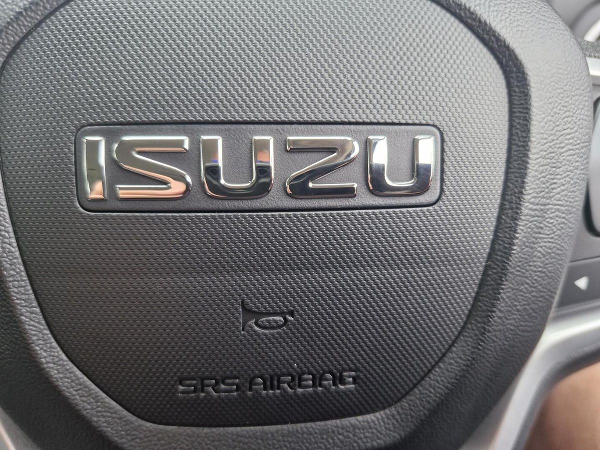 2026 Isuzu MU-X LS-M MY25.5 4X4 Dual Range image 25