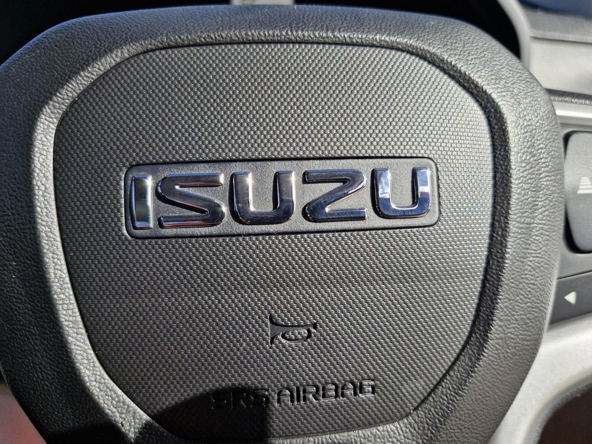 2025 Isuzu D-MAX SX MY25.5 4X4 Dual Range image 18