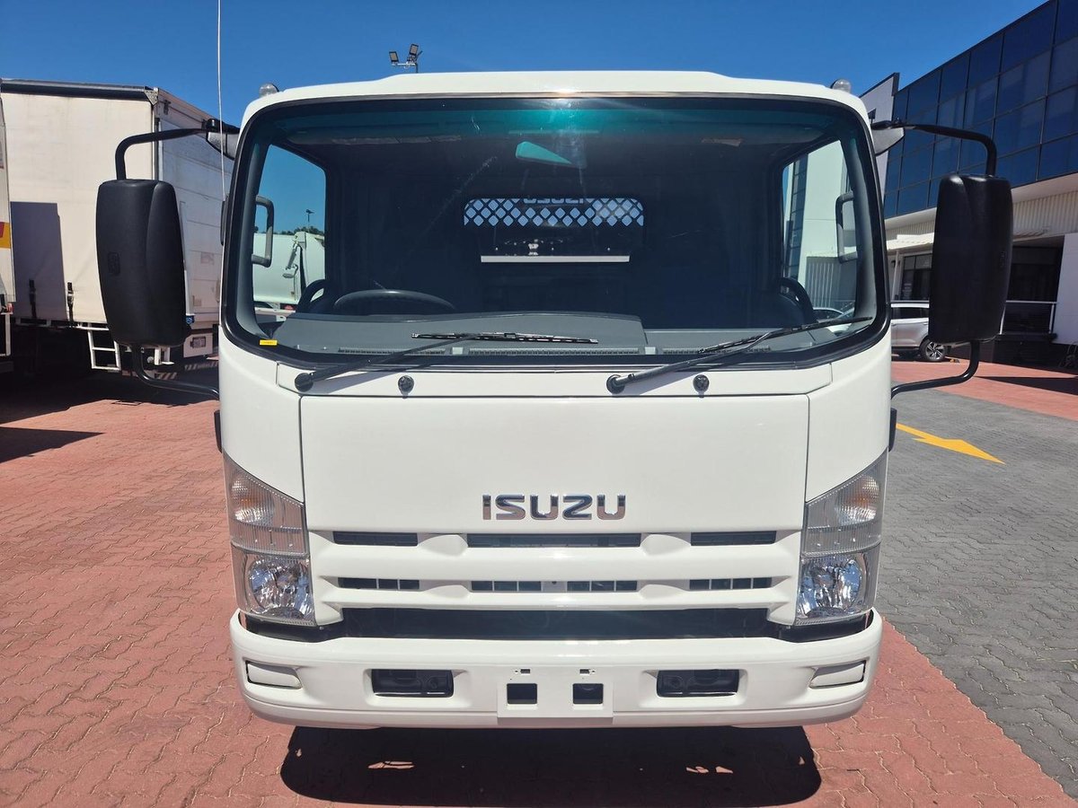 2014 Isuzu Npr 65/45-190 3 Ton Service Body image 15