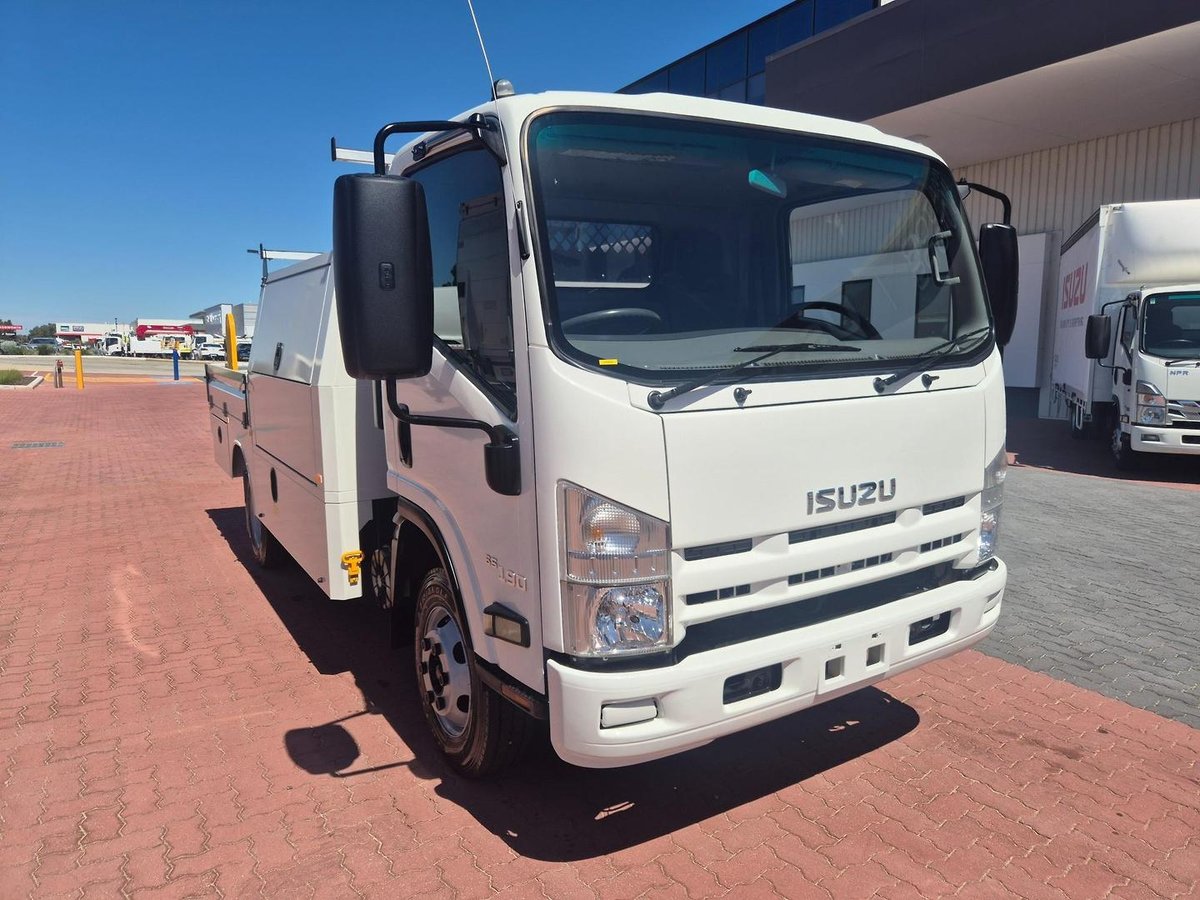 2014 Isuzu Npr 65/45-190 3 Ton Service Body image 2