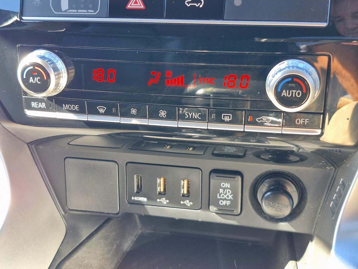2023 Mitsubishi Pajero Sport GLS QF MY22 4X4 Dual Range image 13