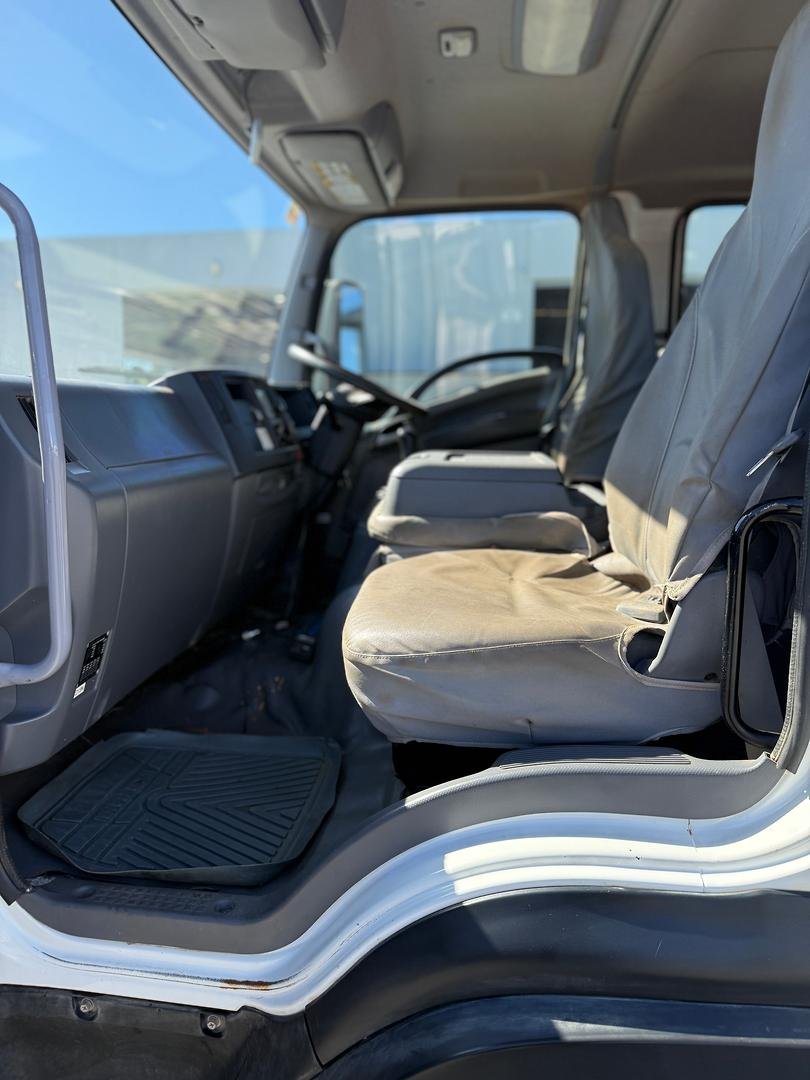 2017 Isuzu F Series FRR110-260 image 10