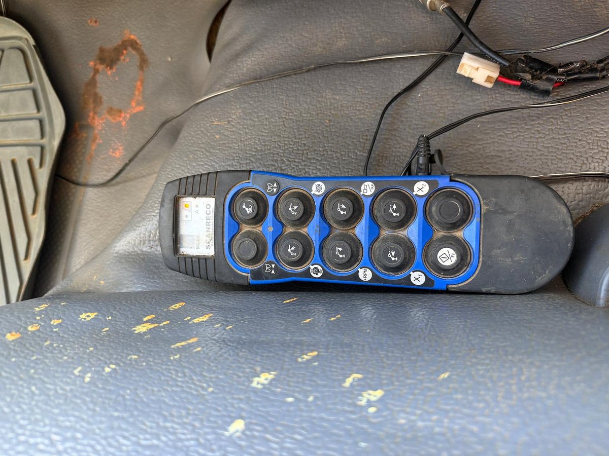 2017 Isuzu F Series FRR110-260 image 14