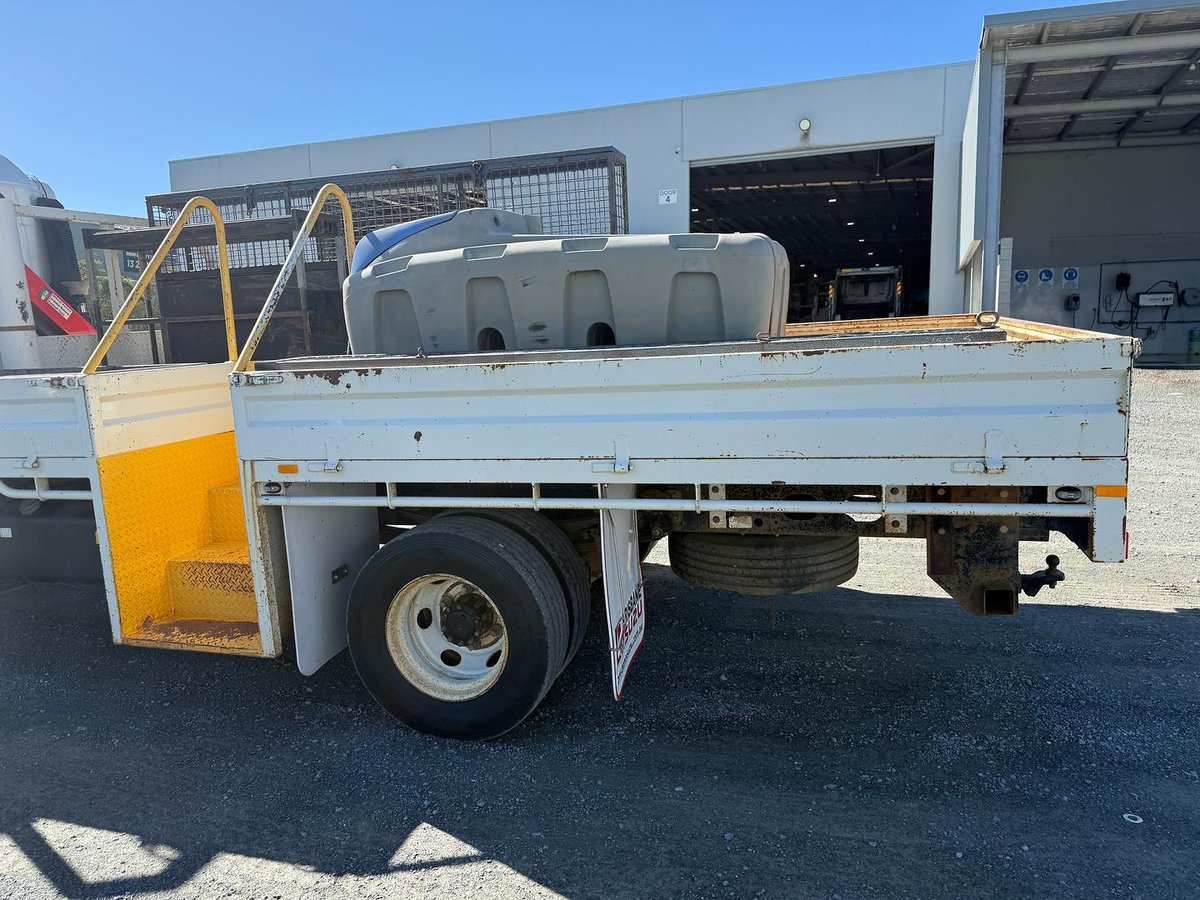 2017 Isuzu F Series FRR110-260 image 22